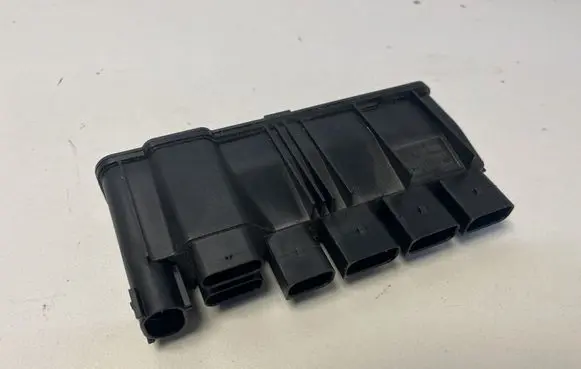 BMW 3 G20 G21 Current control relay 8638551