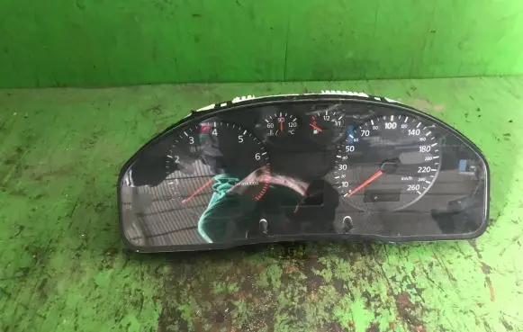 Audi A4 S4 B5 8D Speedometer (instrument cluster)