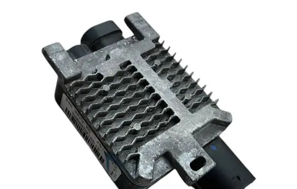 Ford Focus Fan control module 940002906 500002810013