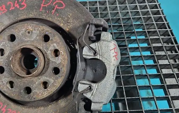 Front brake caliper