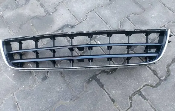 Opel Signum Front bumper upper radiator grill 904000003 13182904