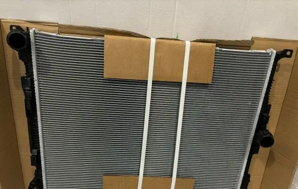 BMW 4 F32 F33 Coolant radiator 17118652497 8652497
