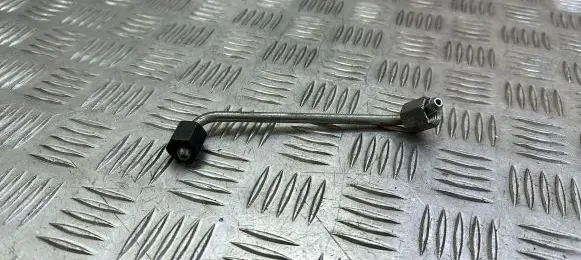 KIA Sportage Fuel injector supply line/pipe 