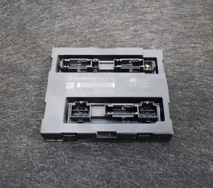 Audi A5 8T 8F Central body control module 8K0907064C