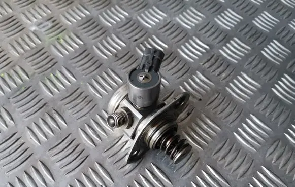 Volvo S60 Fuel injection high pressure pump BM5G9D376BA 0261520077