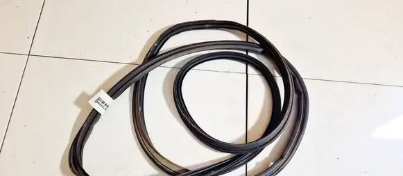 Honda FR-V Trunk rubber seal (body) 
