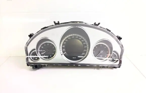Speedometer (instrument cluster)