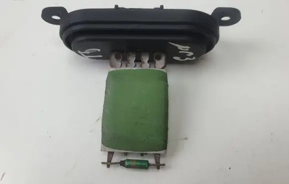 Volkswagen Transporter - Caravelle T5 Heater blower fan relay 12396
