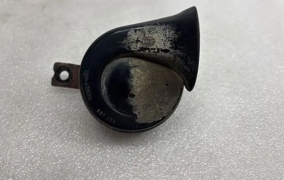Volkswagen PASSAT B6 Horn signal 007424
