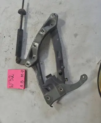 Mercedes-Benz C AMG W202 Engine bonnet/hood hinges 2028800128