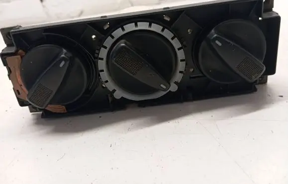 Volkswagen Golf III Climate control unit 1H0819045C