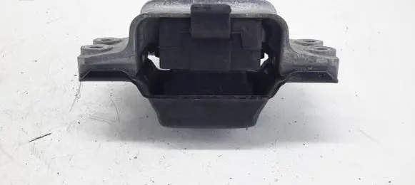 Volkswagen PASSAT B6 Engine mount bracket 3C0199555