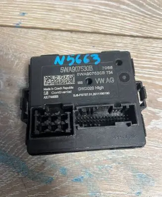 Volkswagen Golf VIII Gateway control module 5WA907530B A2C77448305 5WA907530B74