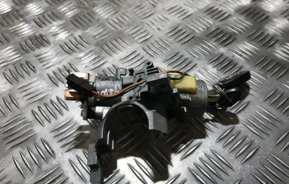 Mazda Xedos 6 Ignition lock sl28 sl-28