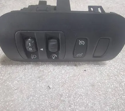 Renault Megane II Headlight level height control switch 8200095495B