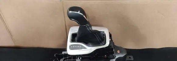 Opel Insignia B Gear shifter surround trim plastic 39224645 1912020372