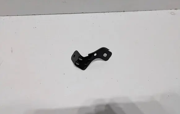 Fender mounting bracket