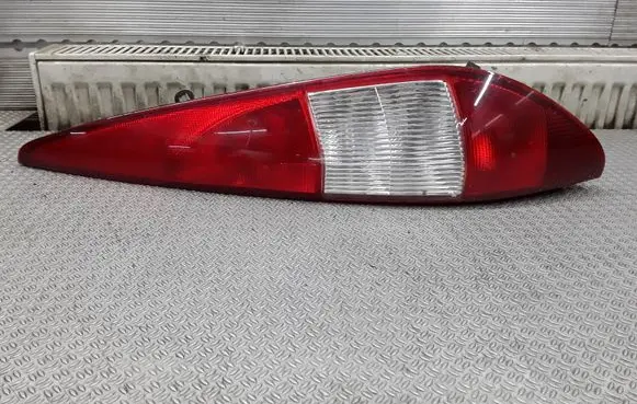Ford Mondeo Mk III Rear/tail lights 1S7113404C