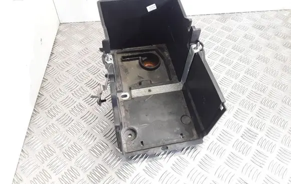 Battery box tray