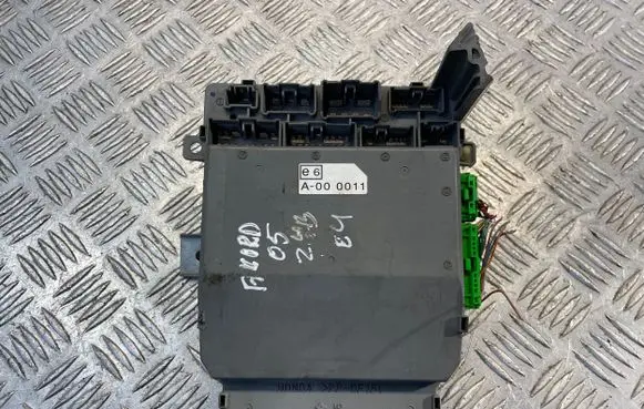 Honda Accord Fuse module SEAS01 XS00F090 013103