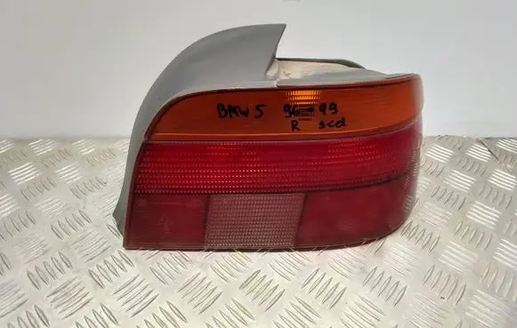 BMW 5 E39 Rear/tail lights 8358032