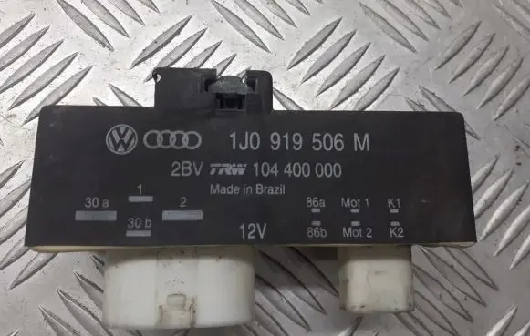 Volkswagen Fox Coolant fan relay 1J0919506M
