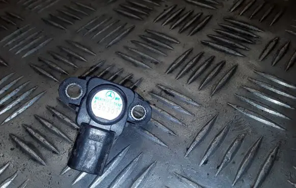 Mercedes-Benz C W203 Air pressure sensor A0041533328