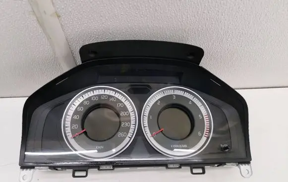 Volvo V70 Speedometer (instrument cluster) 31327582AA 00486669 8L600098