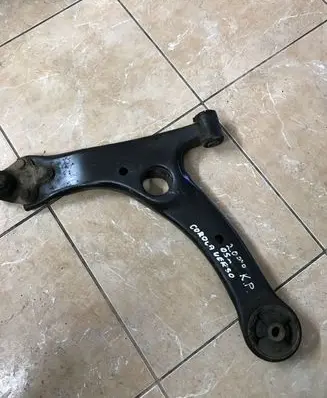 Toyota Corolla Verso AR10 Front lower control arm/wishbone
