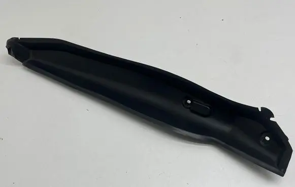 Mercedes-Benz CLA C117 X117 W117 Fender end trim A1178890000