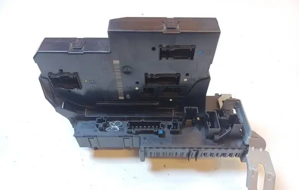 Mercedes-Benz C W204 SAM control unit 2049060105