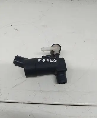 Ford Focus Windscreen/windshield washer pump 1S7117K624FE T655C