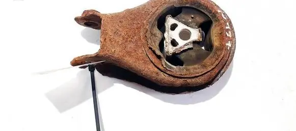 Mazda 3 I Engine mount bracket 