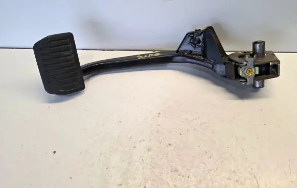 Volvo S90, V90 Brake pedal BQ6FA 31423805