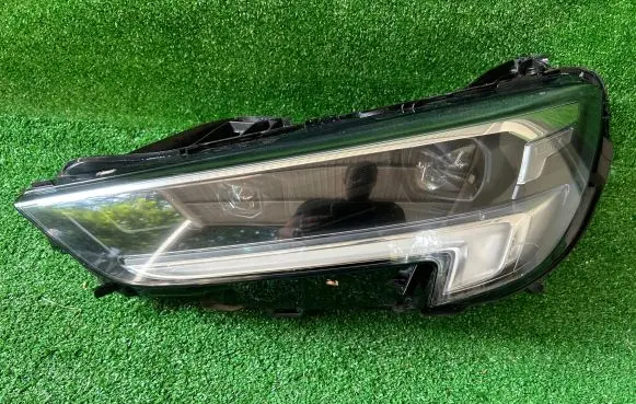 Opel Insignia B Headlight/headlamp