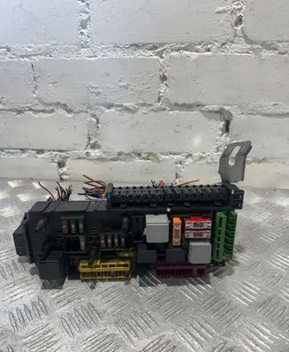 Mercedes-Benz C W204 Fuse box set A2049060105