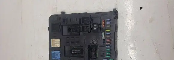 Citroen C4 I Fuse module 216761594