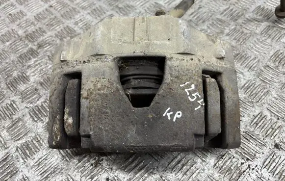 Volvo XC90 Front brake caliper 30657303