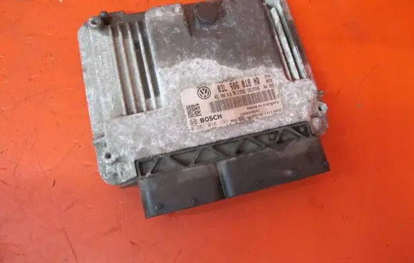 Skoda Octavia Mk2 (1Z) Engine control unit/module 03L906018NR 0281018193
