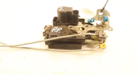 Chevrolet Aveo Front door lock A046818