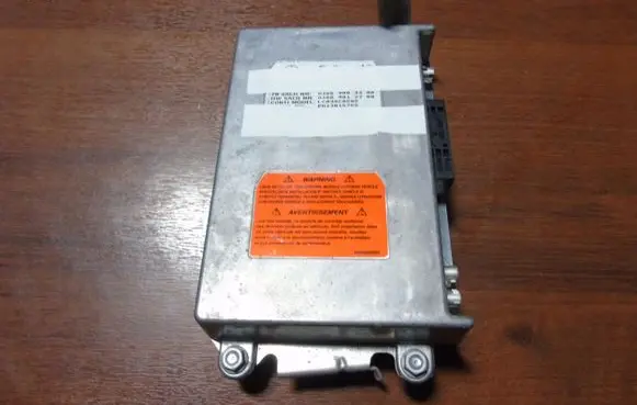 Mercedes-Benz Vito Viano W638 Trunk lid opening control unit A1669003400