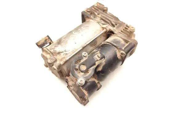 Land Rover Discovery 3 - LR3 Air suspension compressor/pump