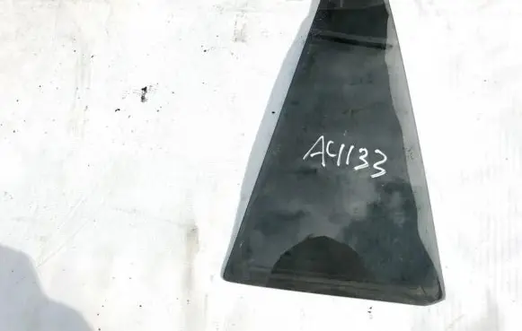 Toyota RAV 4 (XA30) Rear vent window glass 