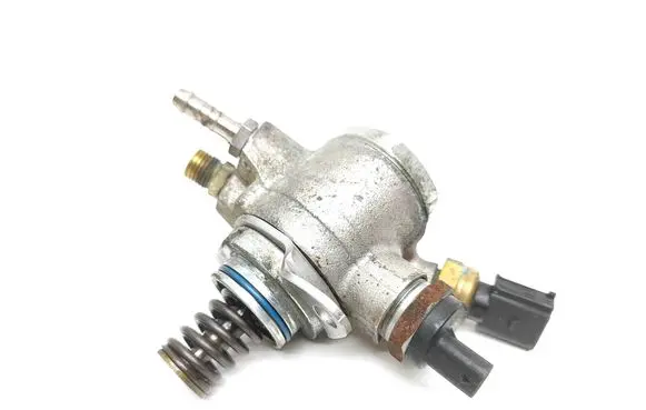 Audi A7 S7 4G Fuel injection high pressure pump 07L127026J 131210 195152