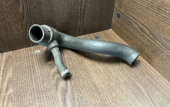 Mercedes-Benz Sprinter W901 W902 W903 W904 Engine coolant pipe/hose A9015012882