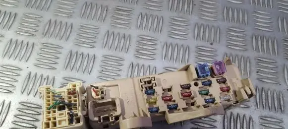 Mazda 626 Fuse box set 0f210075 0f21-0075