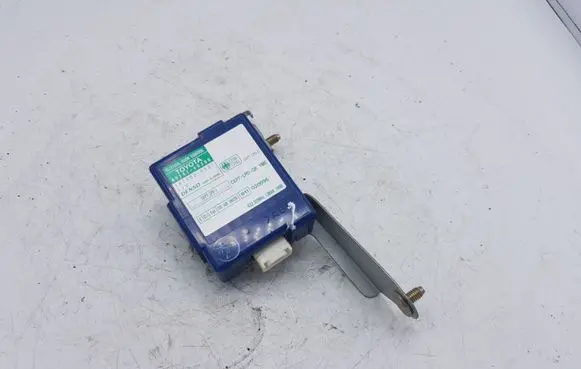 Toyota Land Cruiser (HDJ90) Door control unit/module 8974160300