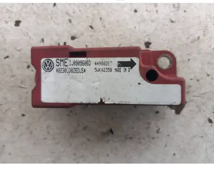 Volkswagen Golf IV Airbag deployment crash/impact sensor 1J0909606D 44980207 5WK42350