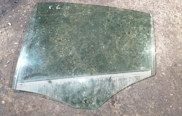 Rear door window glass