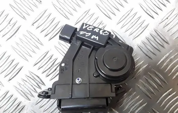 Toyota Verso Tailgate/trunk/boot lock/catch/latch 20103102D3